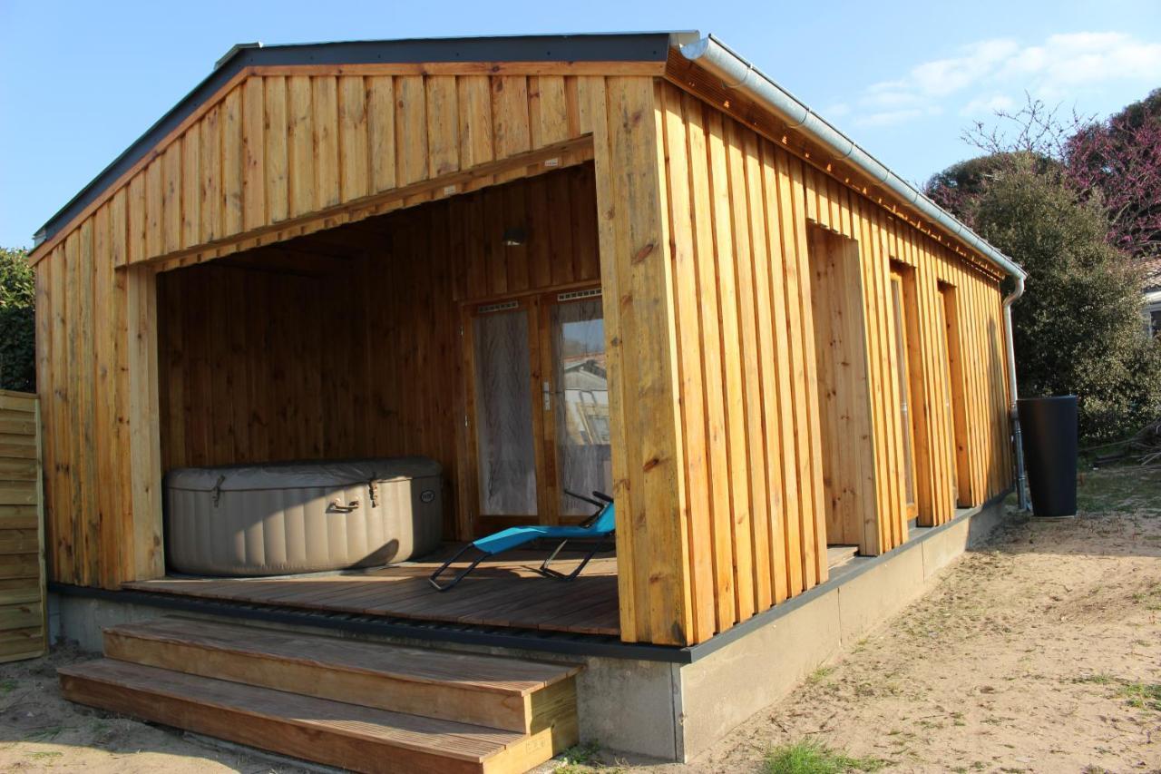 Chalet Esprit Zen Et Nature Avec Spa Сент-Илер-де-Рье Экстерьер фото